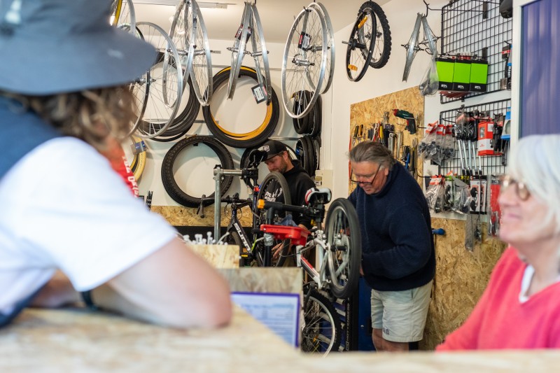 Velocation - bike rental & repair in Andernos oxy_jeune_global-236